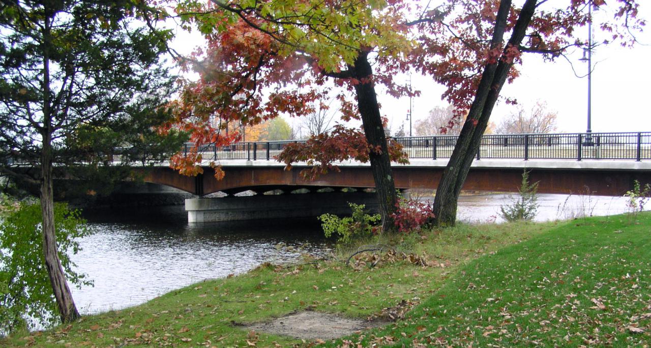 Image of Bell Boulevard Bridge in Belleville 