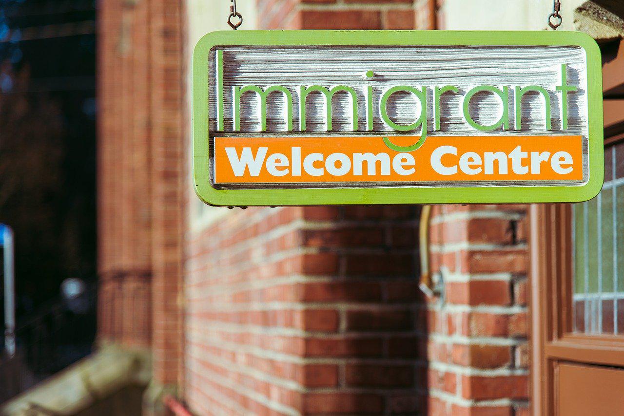 Image of Immigration Welcome sign by Vlad Vasnetsov from Pixabay