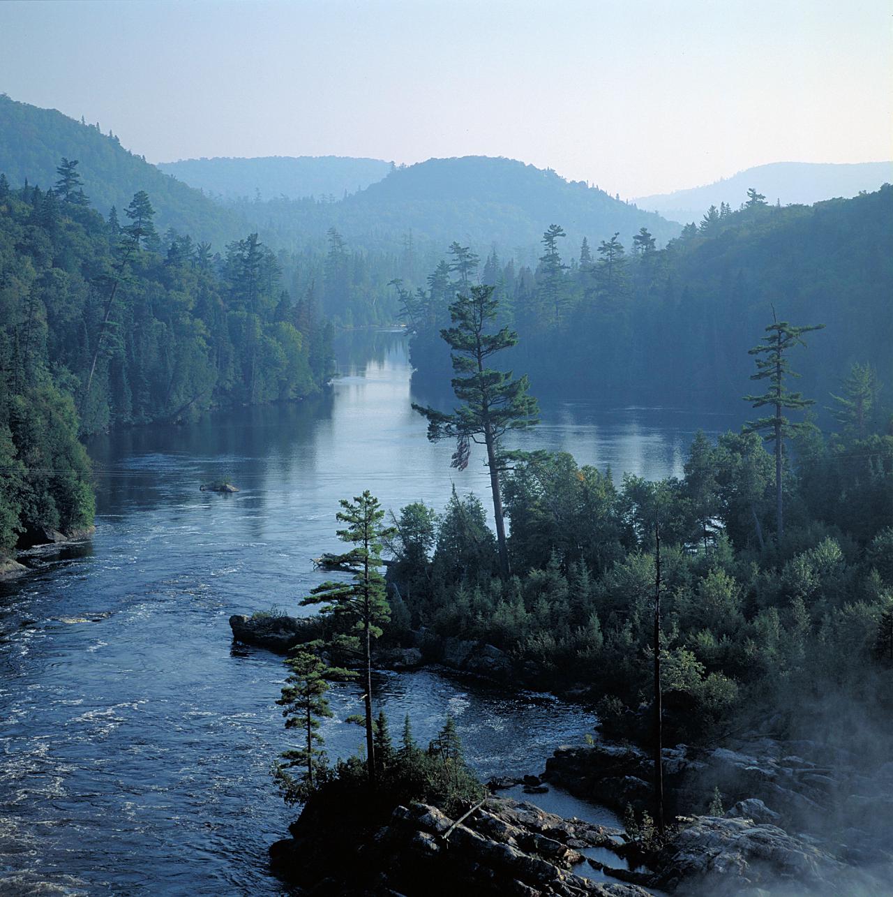 Image of a lake