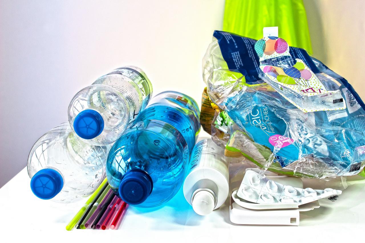 Image of plastic waste from Pixabay