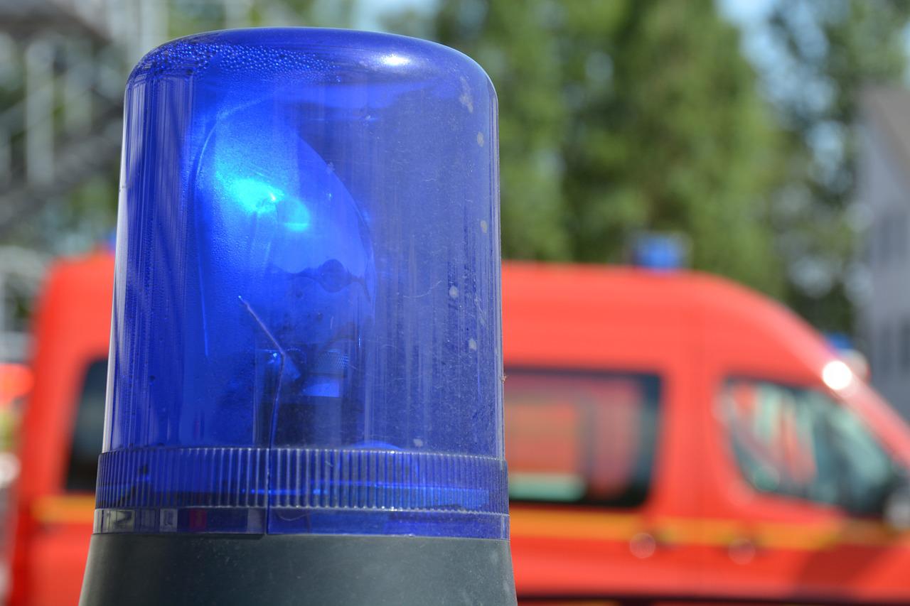 image of flashing light on emergency vehicle