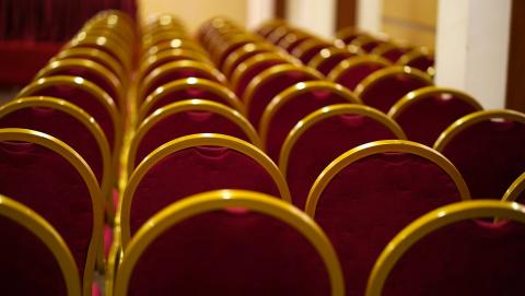 Images of chairs from Pixabay