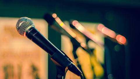 Image of microphone by Csaba Nagy from Pixabay