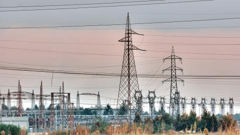 Image of Power Plant by Sergio Cerrato from Pixabay
